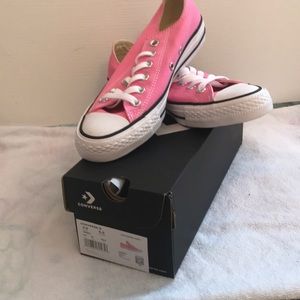 NIB Chuck Taylor All Stars Low